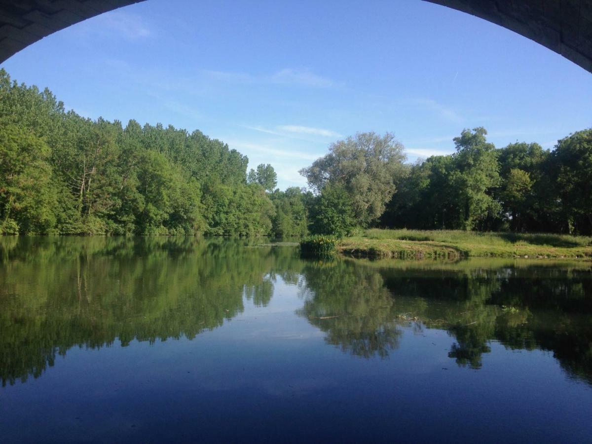 La Rive Chambre D Hotes The Riverside Retreat Jarnac Bagian luar foto